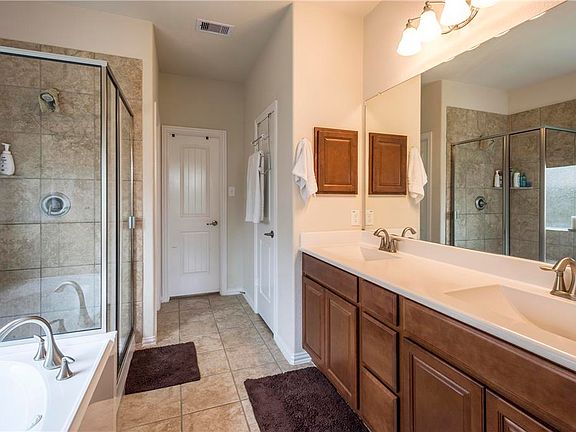 4th image of 13723 McKinney Creek Ln