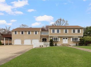99 Blackstone Ave, Warwick, RI 02889