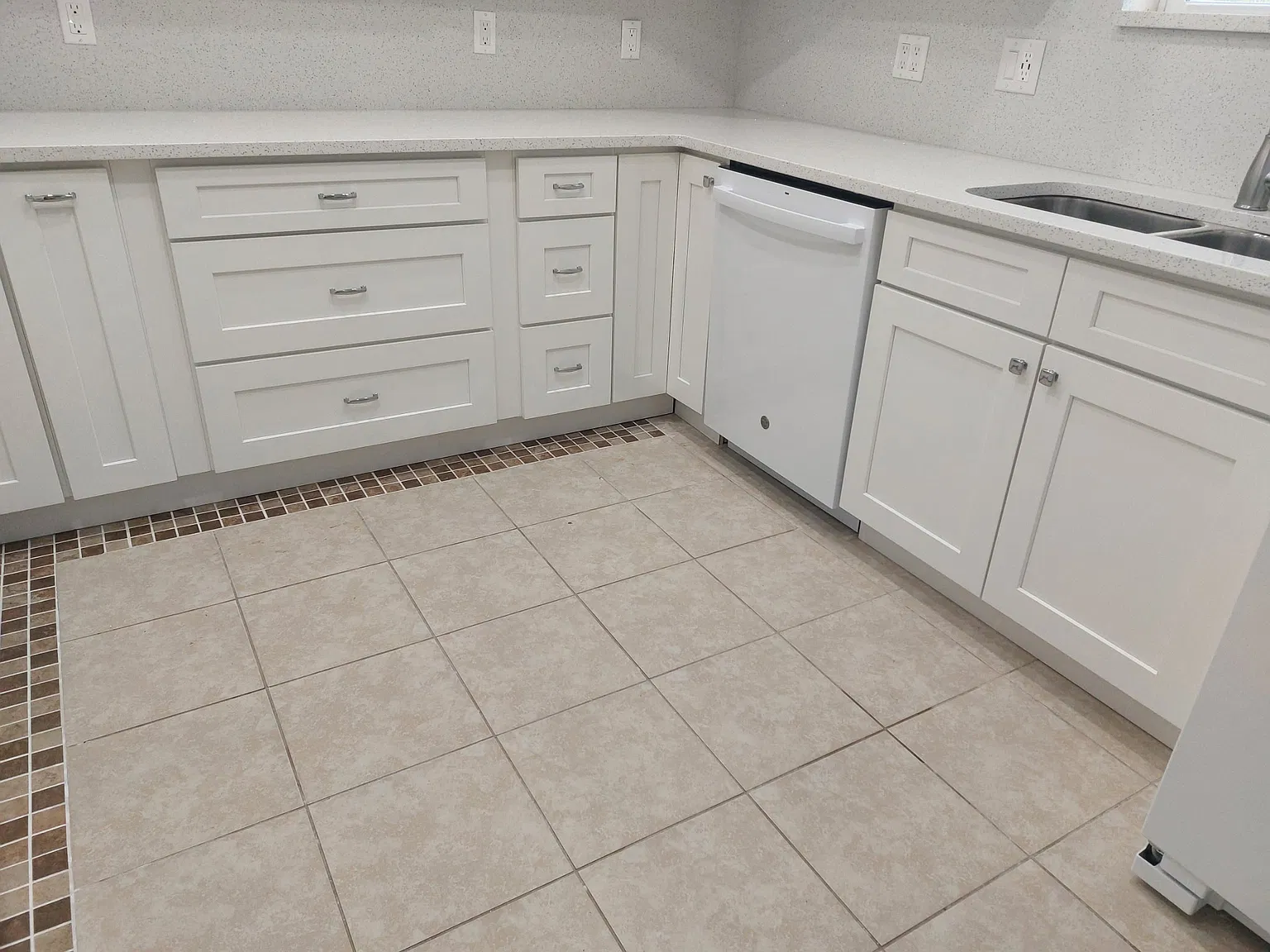 4 bed, 1600 sqft, $2,295 — Photo 3