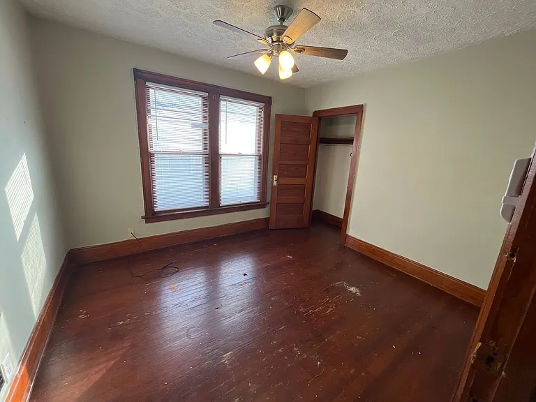 58-60 N Ogden Ave — Photo 21