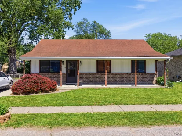 6108 N Carlson St, Westland, MI 48185