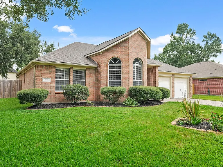 3651 Woodlace Dr — Photo 2