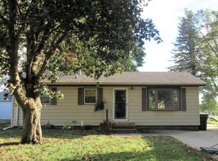 110 16th Ave E, Oskaloosa, IA 52577