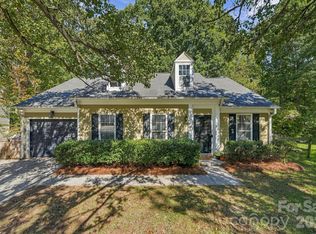 13737 Gatestone Ln, Pineville, NC 28134