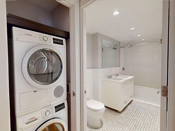 4th image of 70 W 93rd St #7014A