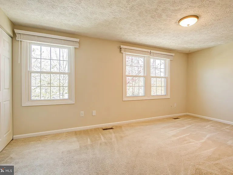 6324 Lightburn Ct — Photo 21