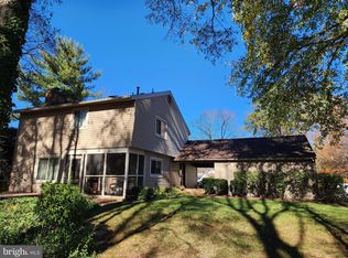 105 Willow Pl, Sterling, VA 20164