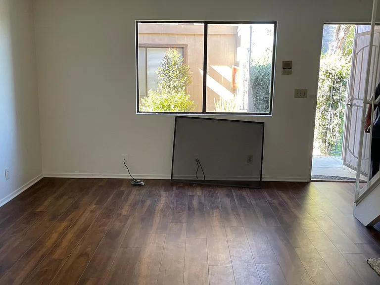 709 S Lincoln St #8 — Photo 2