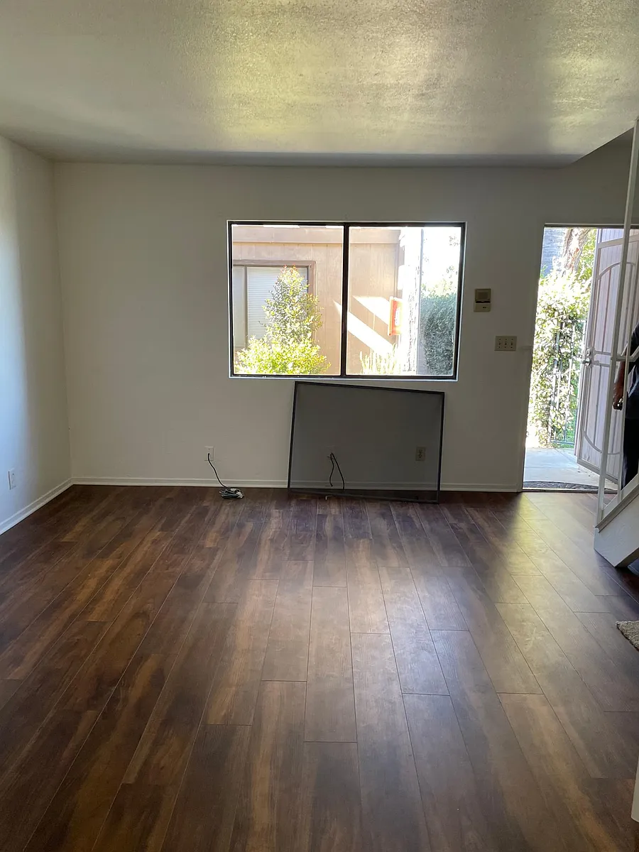 Building Photo - 709 S Lincoln St #8