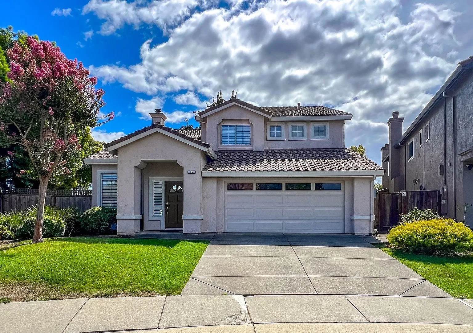 Luxury Rental in Napa's Exclusive Gated Yacht Club Community — Photo 1