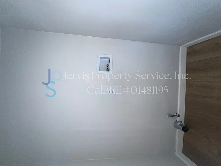 8128 Orange St — Photo 7