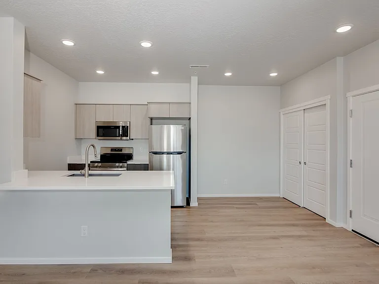 3500 W Pine Ave — Photo 37