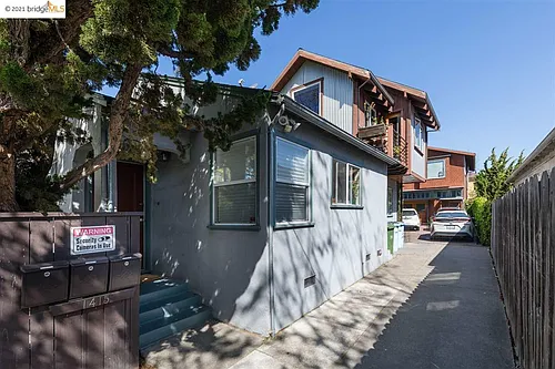 1415 Alcatraz Ave #A Photo 1