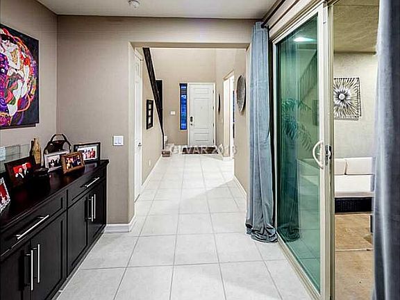 3rd image of 5599 Oak Bend Dr