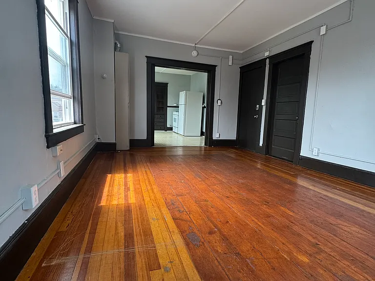 31 Chestnut St #C — Photo 1
