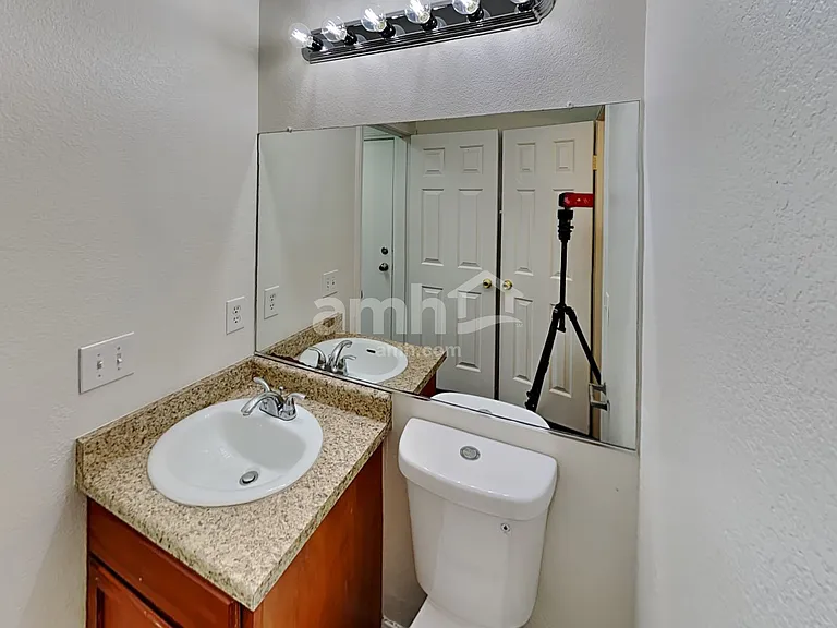 8100 Kentshire Dr — Photo 10