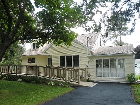 1st image of 216 Westview Dr