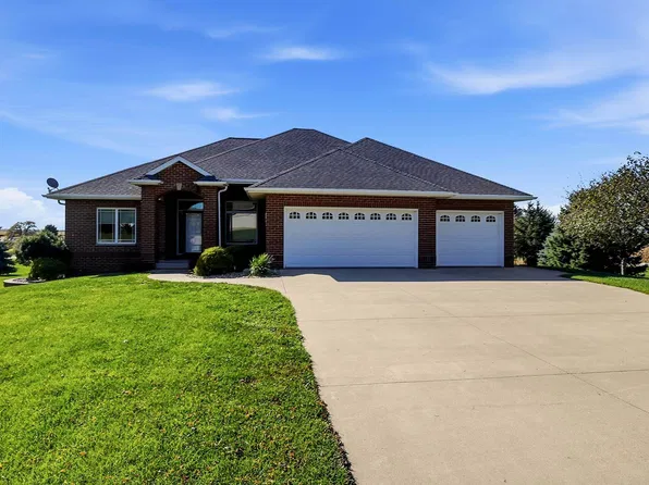 18905 161st Ave, Manchester, IA 52057