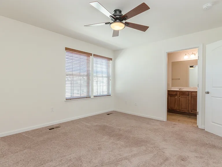172 Drexel Ct — Photo 31