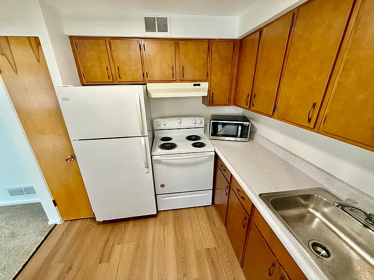 81 N Duane Ave #8 — Photo 12