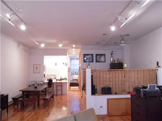 Rented by Manhattan Property Group | media 3