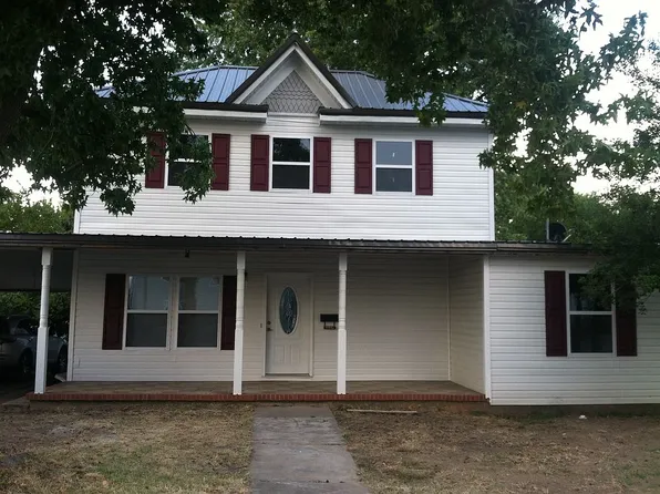 204 S Lillian Ave, Bolivar, MO 65613
