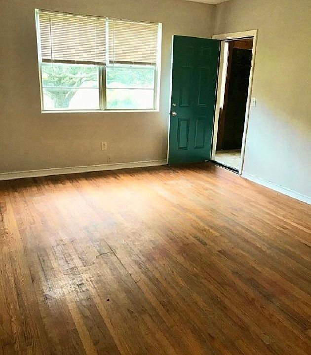Front door/ Living Room