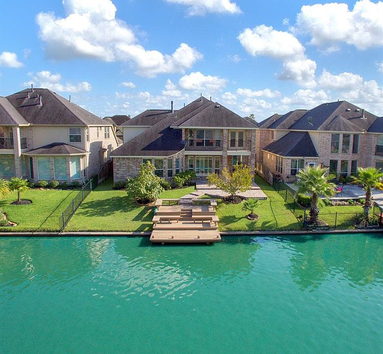 1st image of 17922 Harbour Bridge Point Dr