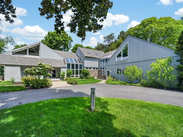 5360 Wolf Rd, Erie, PA 16505
