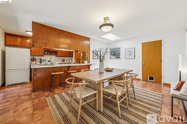 7200 Saroni Dr — Photo 8