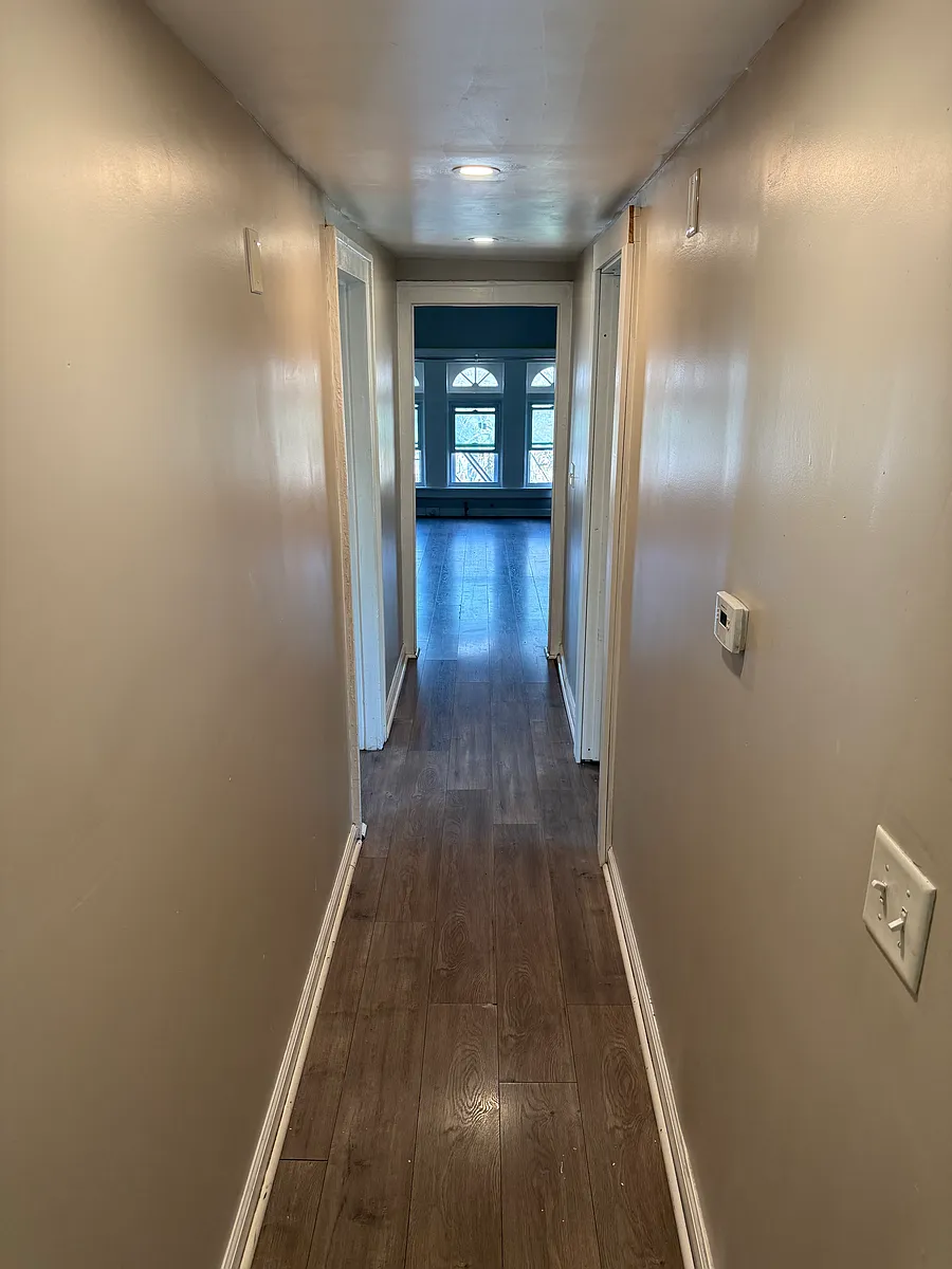 Building Photo - 547 E Utica St #3