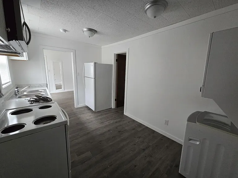 1314 S B St — Photo 2