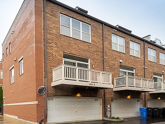 2nd image of 955 W 37th St Unit 8