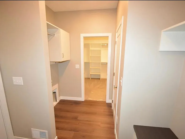 1398 Belmont Park Ave — Photo 10