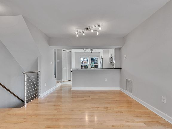 5th image of 6146 Brook Dr #4