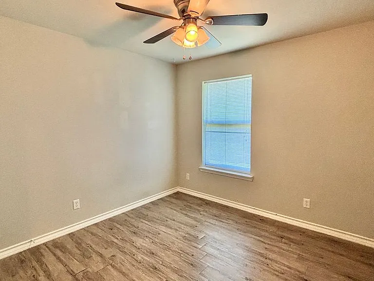 2213 S Johnson St — Photo 11