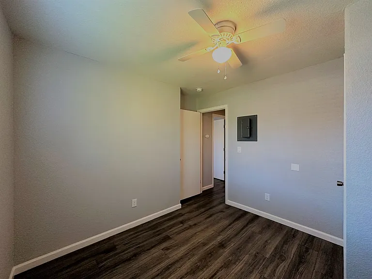 150 Gateway Court — Photo 12