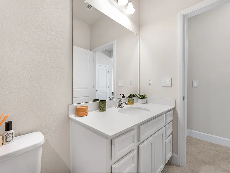 14048 Crimson Ave — Photo 34