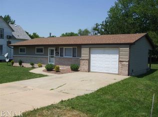 307 W Washington St, Le Roy, IL 61752