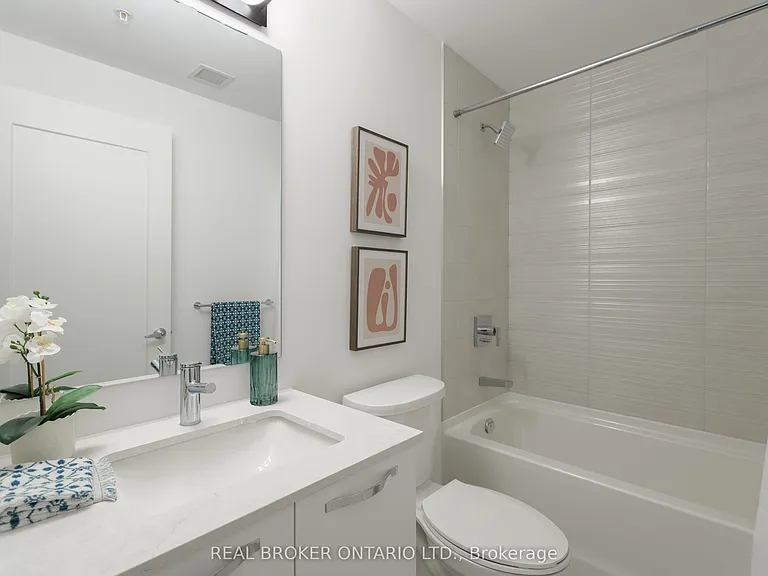 75 James St S #2701 — Photo 14