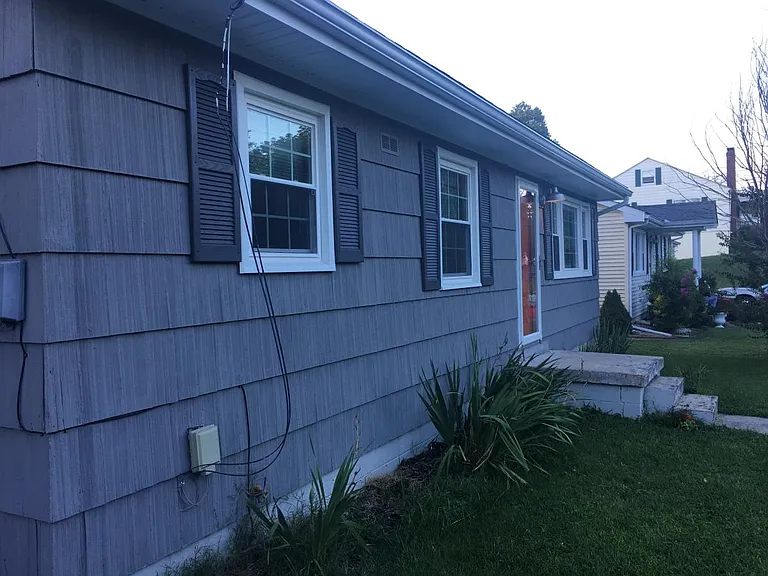 1416 Arlington Dr — Photo 4