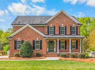 215 Chinaberry Ln, Winston Salem, NC 27107