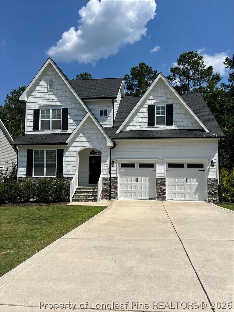 5 bed, 3.0 bath, 2800 sqft, $2,350 — Photo 1