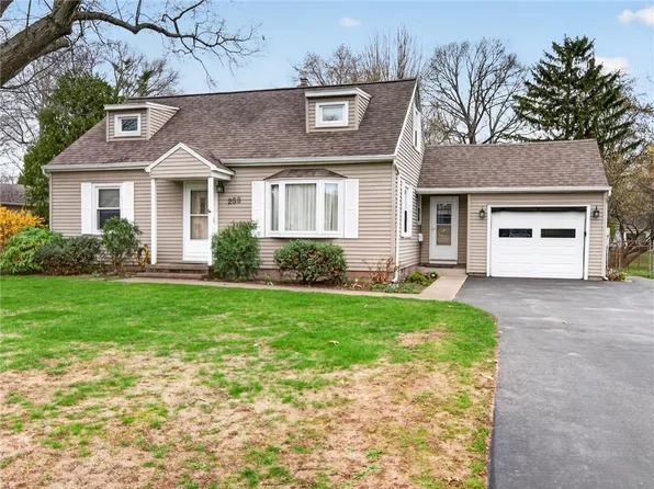 258 Oakdale Dr, Webster, NY 14580