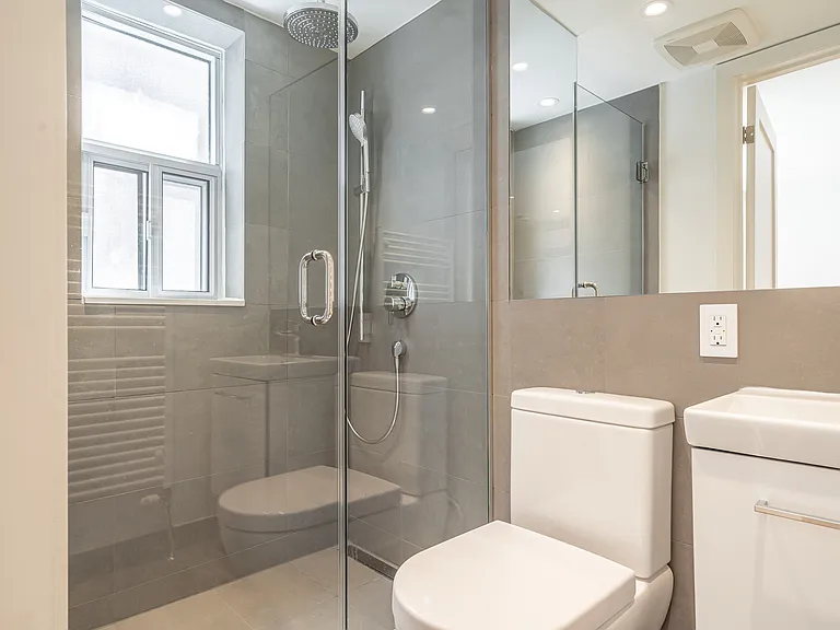 26 Balmoral Ave — Photo 17