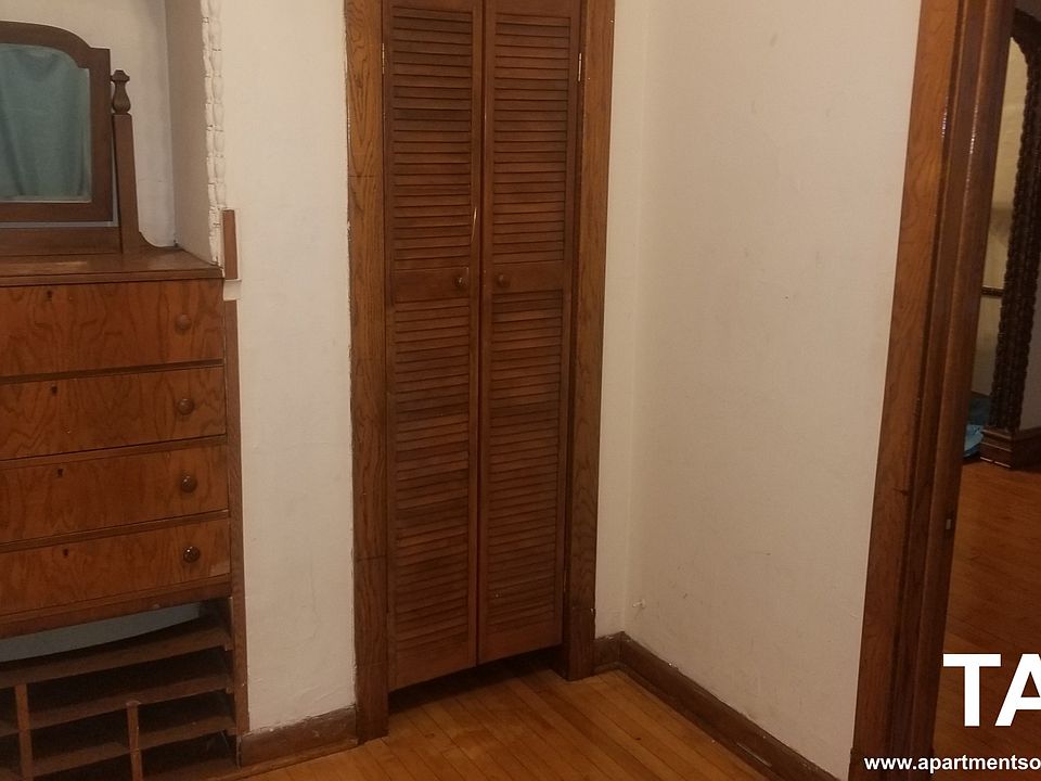 1st image of 1338 W Barry Ave #2