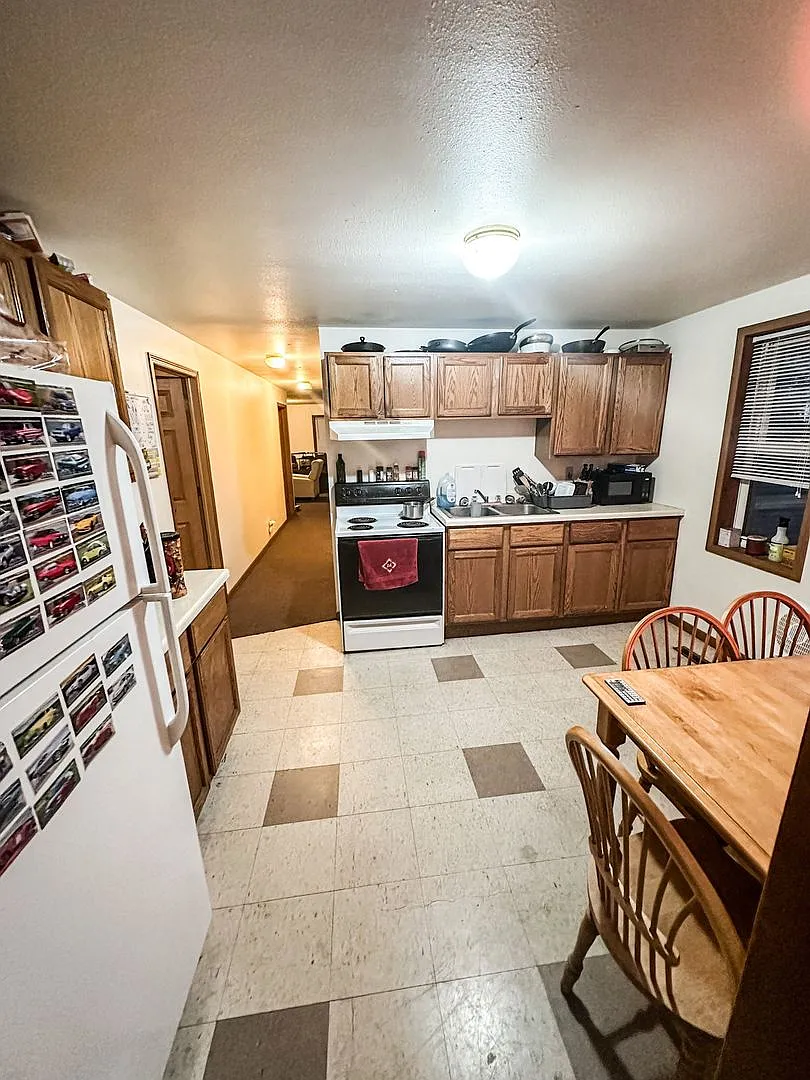 3 bed, $1,260 — Photo 3