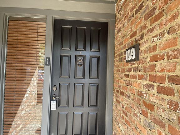 4th image of 109 Hampton Pl