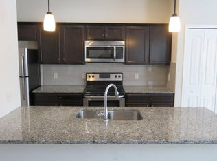 1300 Cascade Cir W, Canton, OH 44708