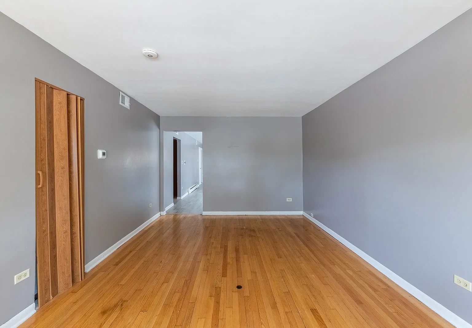 3 bed, 1000 sqft, $1,650 — Photo 4